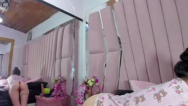 Sasha_Petitte webcam