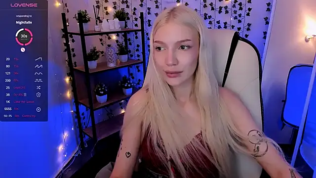 AnyaTaylor_ webcam