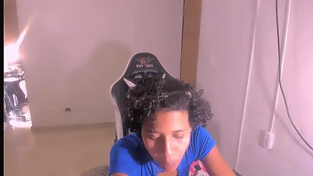 bad_girl_xxx webcam