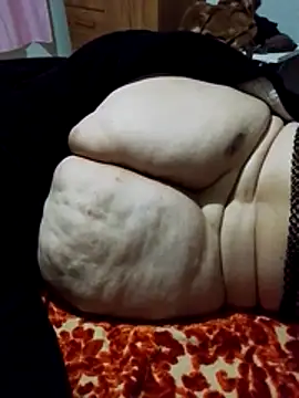 MegaAssMature webcam