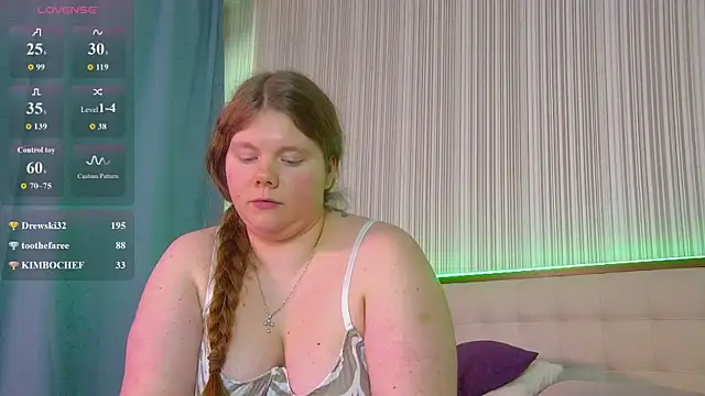 RubyValen live cam on StripChat