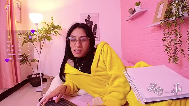 Lucyanajoi webcam