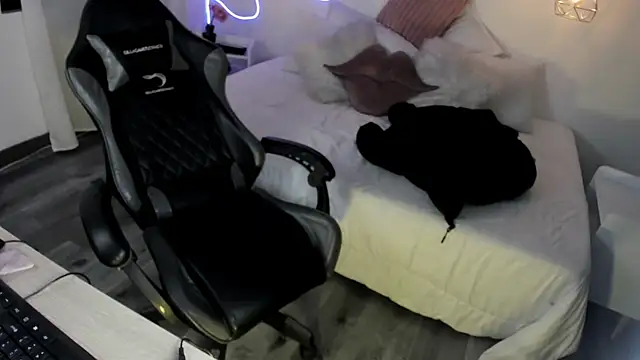 Noahcryptic webcam