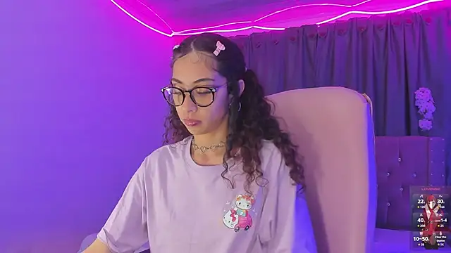 Sarah_Moon1 webcam