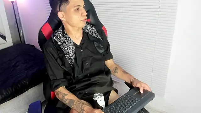 cameron_lux77 webcam