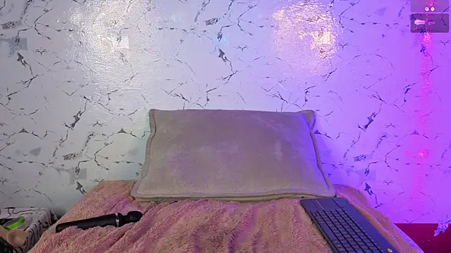 andrea_miller1 live cam on StripChat