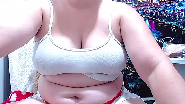 tila_nastyy live cam on StripChat