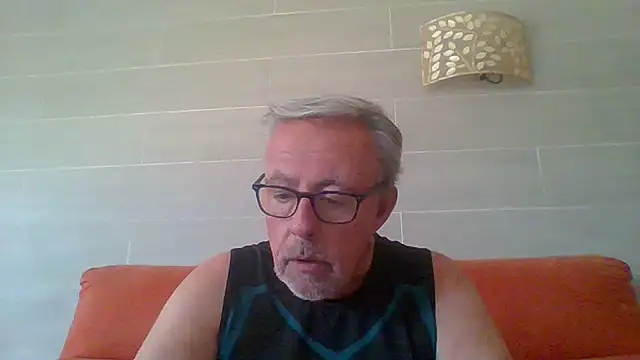 tuggy59 live cam on StripChat