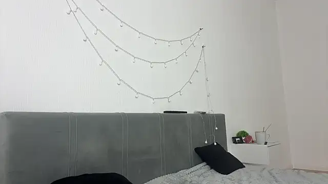meowchaa live cam on StripChat
