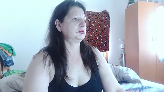 ExtasyMature live cam on StripChat
