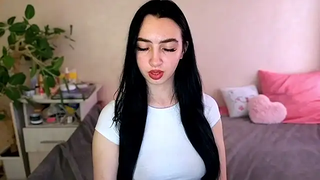 WildKittenX_ live cam on StripChat