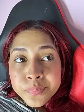 victoria_gloow webcam