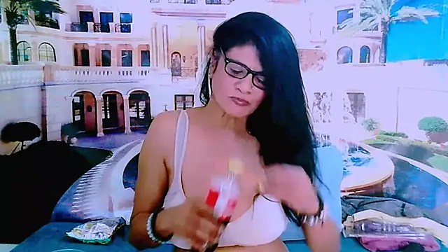 IndianAllure webcam