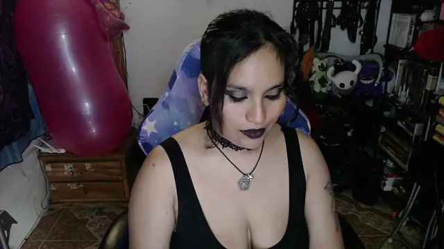 kureiji_hentaii webcam