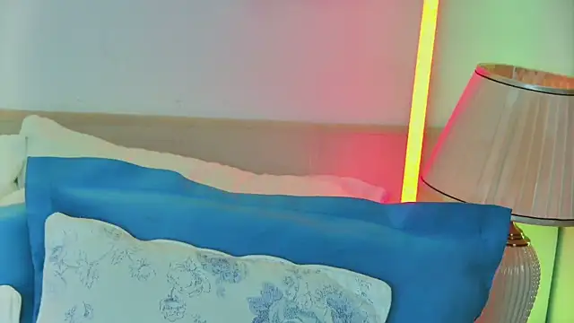CeylanXO live cam on StripChat