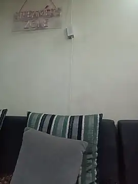 hornyriyanka live cam on StripChat