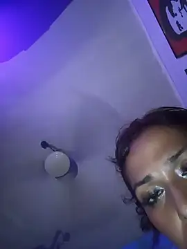 qaarlyfogosa live cam on StripChat