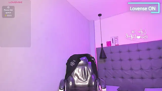 scarletcherry18 webcam