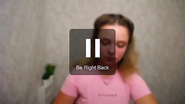 NicoleAura webcam