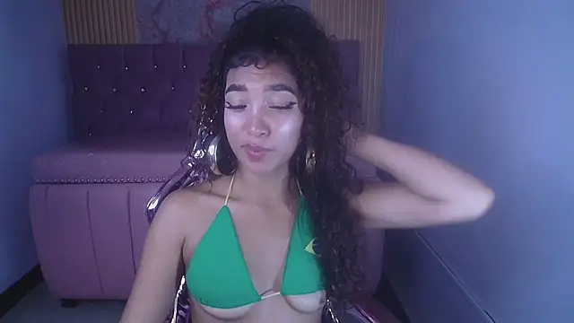 CamilaVixen_ch live cam on StripChat