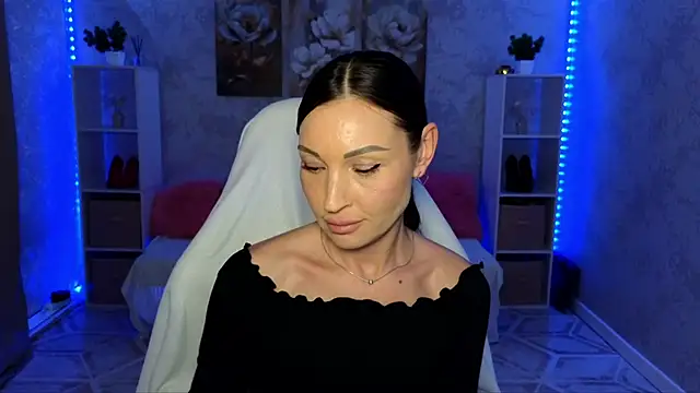 NikoleMills live cam on StripChat