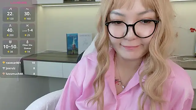 sakuraclover live cam on StripChat
