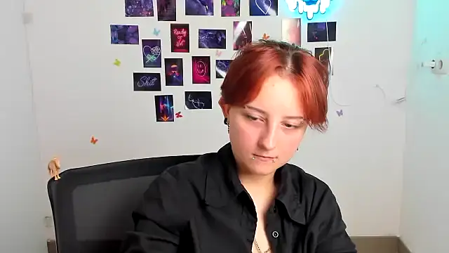 Dilara_Kiss_ live cam on StripChat