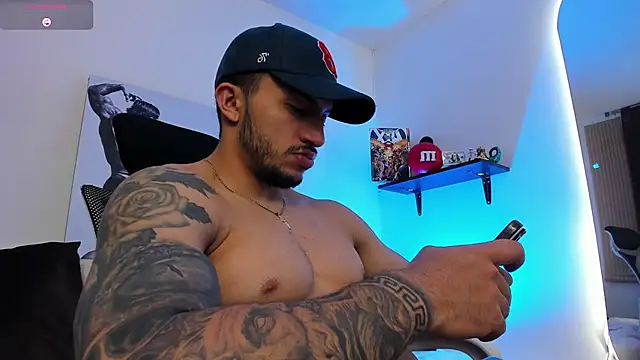 LiamReigns_ webcam