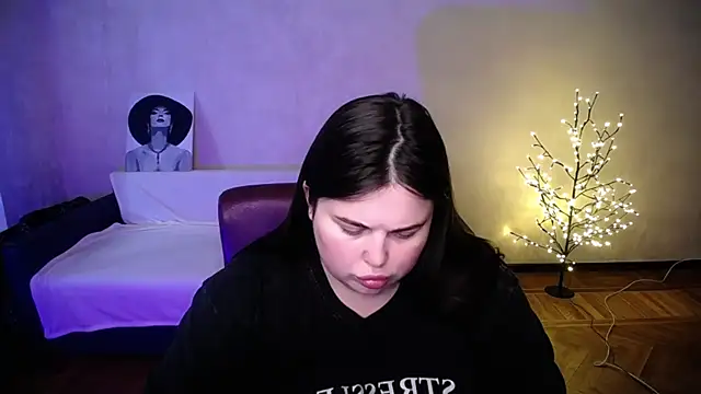 Emily_Mo webcam