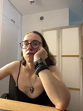 MartiniiSelenna live cam on StripChat
