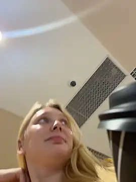 AmmyHot webcam