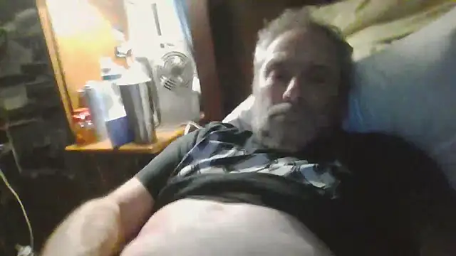 llovetoshowoff webcam
