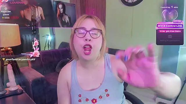 chloe_prg webcam