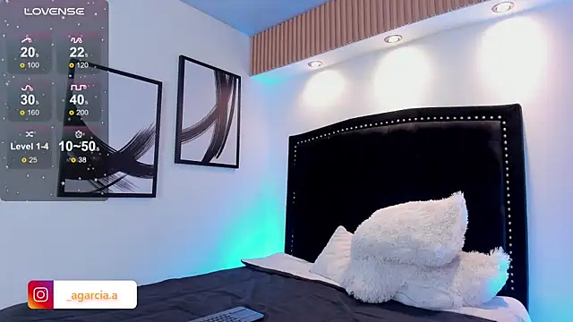 LiamWildx20 live cam on StripChat