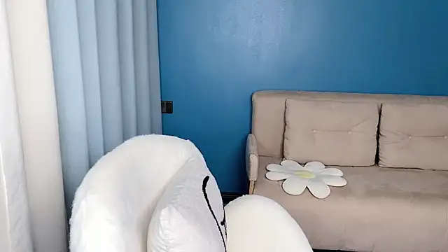 ella55-- webcam