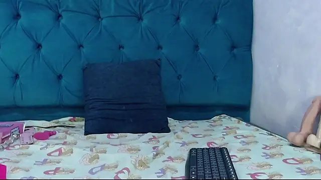 alorena_megancm webcam