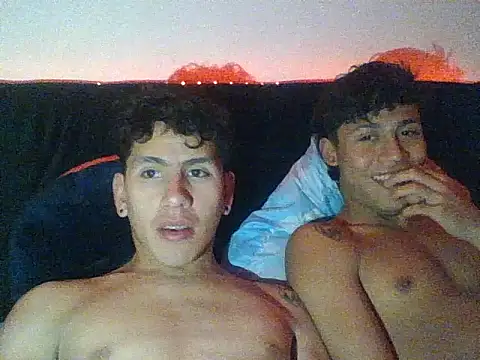 TheHotDuo19 webcam