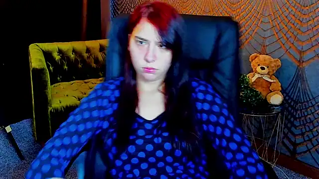 Livia_Shy webcam