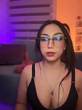 sophie_cute66 live cam on StripChat