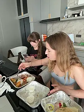 Nura_n_Sarah