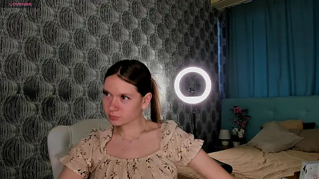 Nicole_Charm webcam