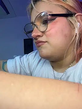 Sophia_Weest99 webcam