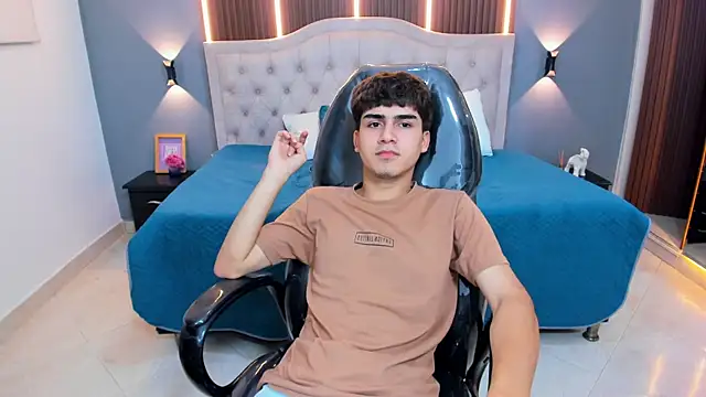 Tommy18__ webcam