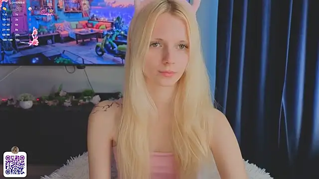 JuanaSumma webcam