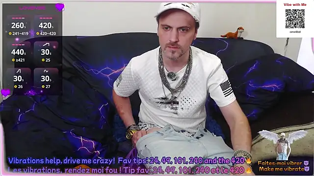 SwatRocShy live cam on StripChat