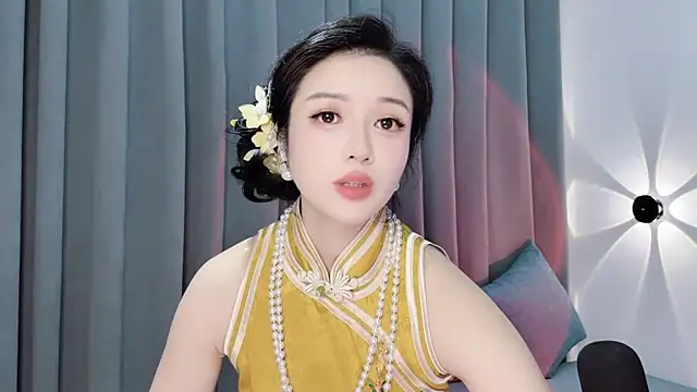Momo-Wow webcam