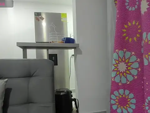 Amazon_brunette1 webcam