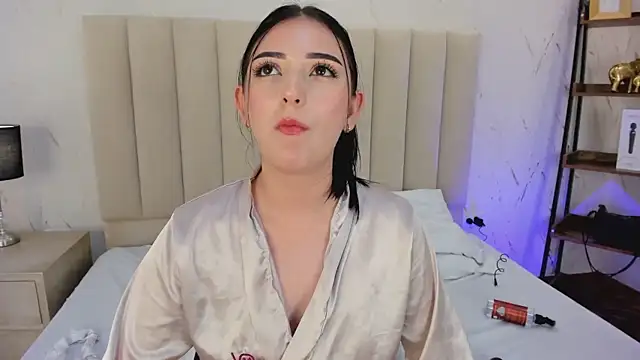LilithHarperr_ webcam