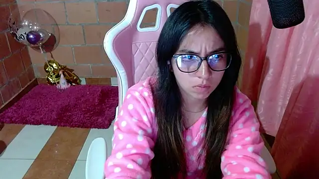 Maggie_Fox3 live cam on StripChat