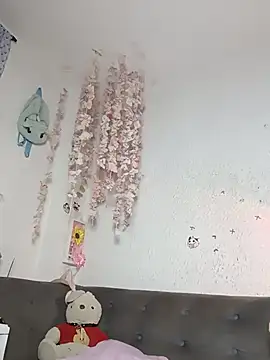 Kuutar live cam on StripChat